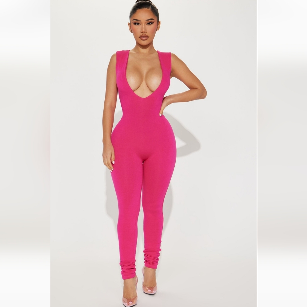 NWT Fuchsia sleeveless v-neck jumpsuit